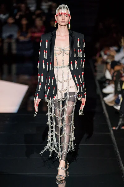 Look 12
